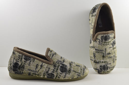 Zapatillas de casa cerrada hombre 13717.2 EDU KAKI