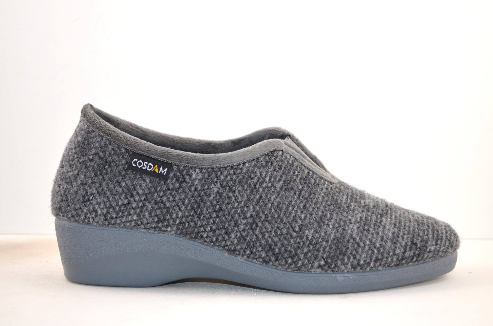 Zapatillas de casa cerradas mujer 2547 ESTONIA GRIS